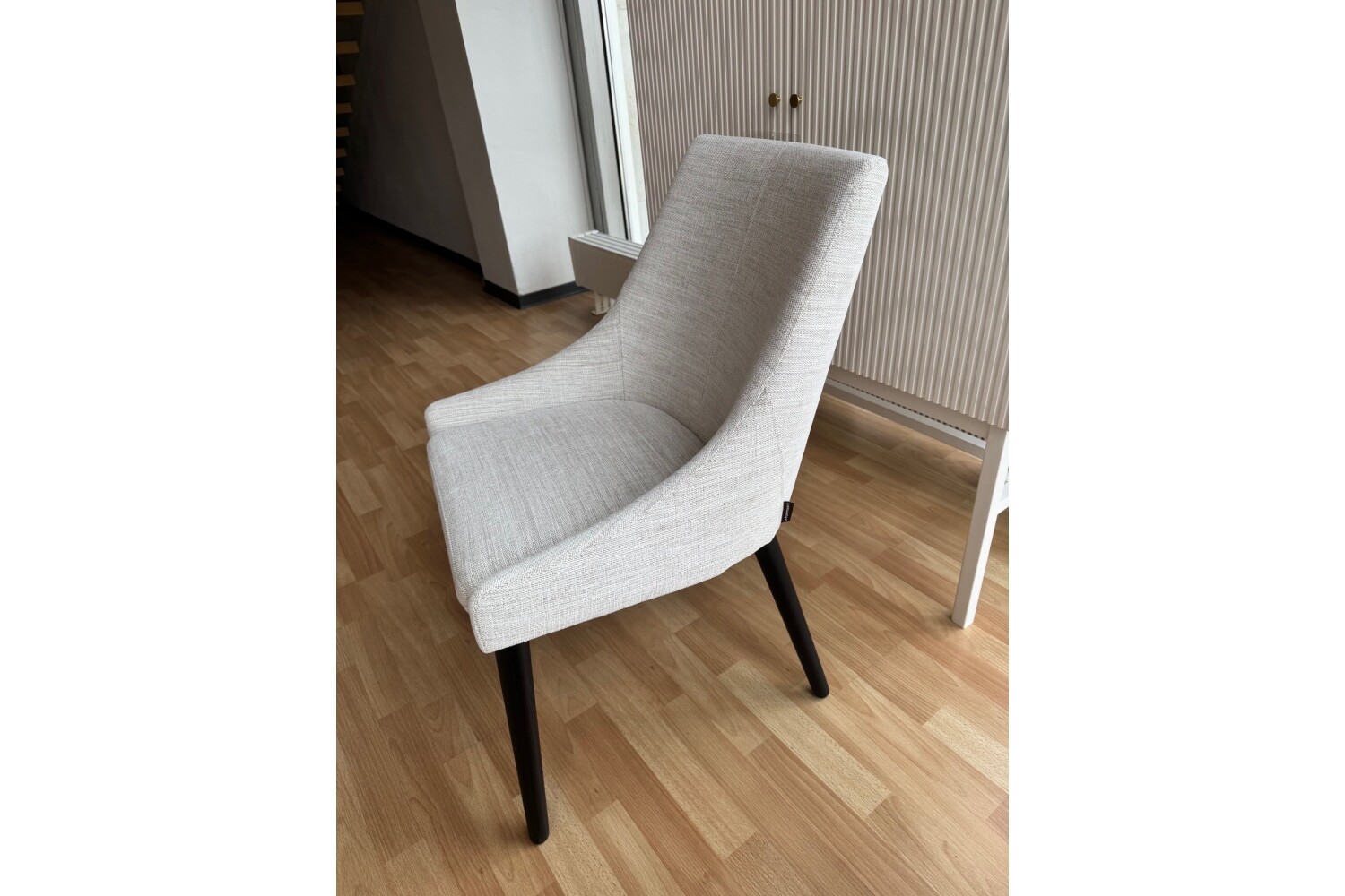 Söögitool Odense / Saalinäidis