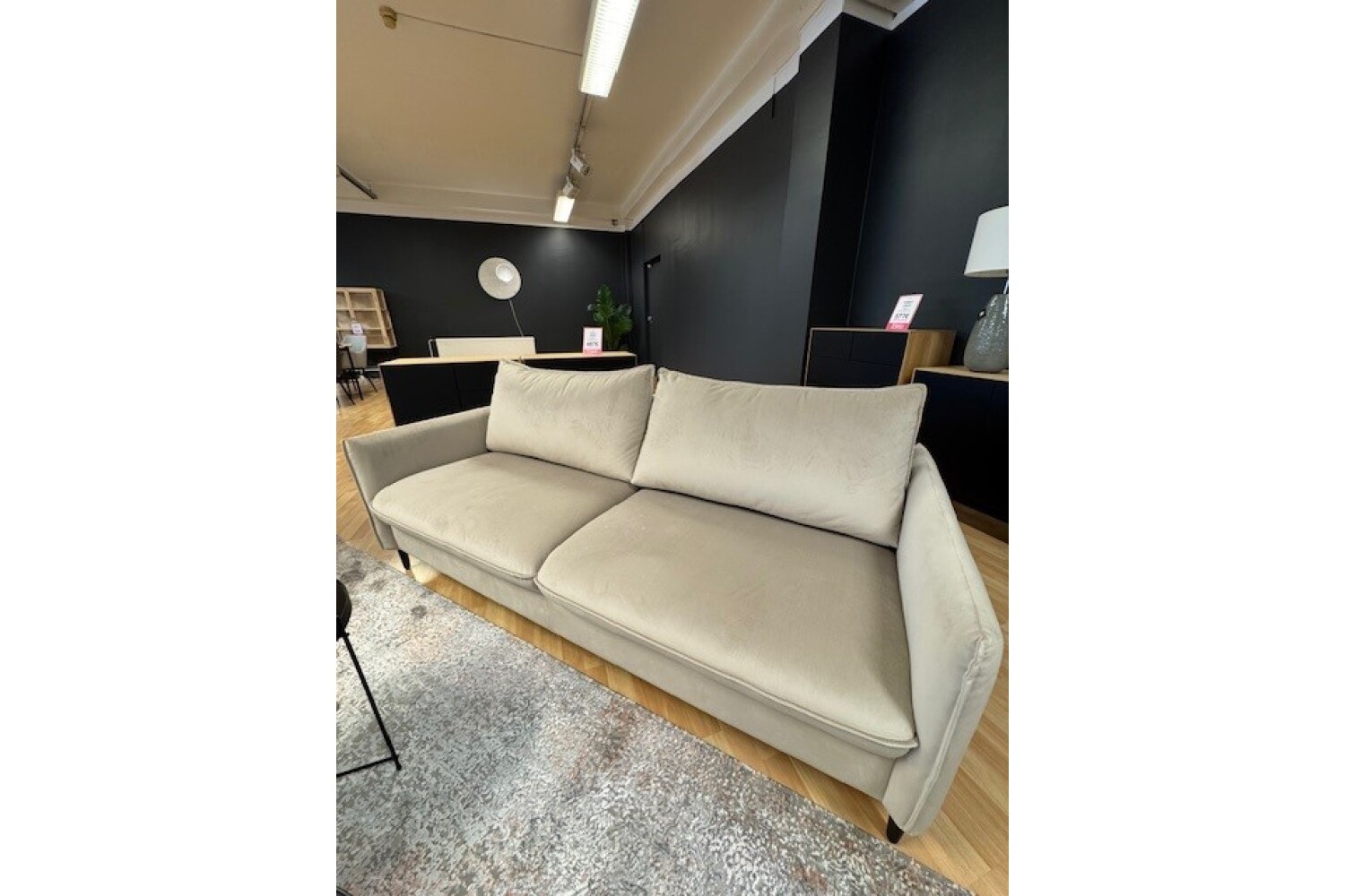 Diivan Chic XL 3-kohaline / Saalinäidis - Image 3