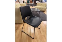 Tool Manning must / Saalinäidis