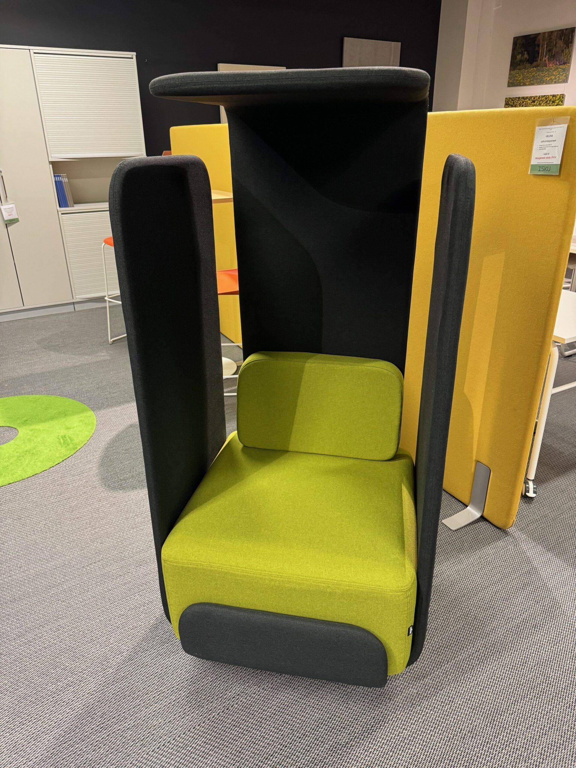 Vaikusepesa / Saalinäidis